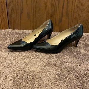 Adrienne Vittadini black pumps